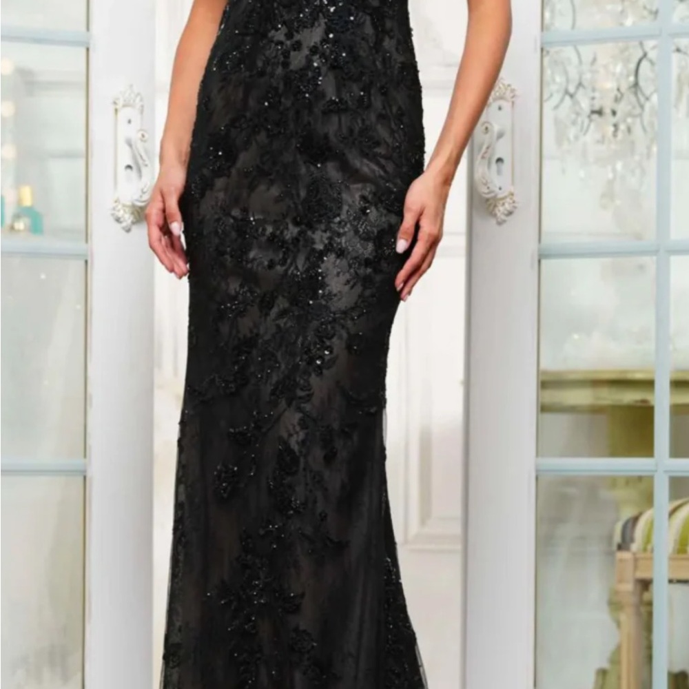 Rina diMontella Black Sweetheart Sleeveless Maxi Gown